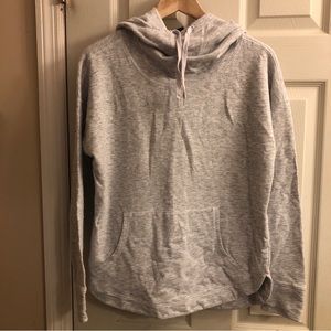 Champion sz-m sweatshirt  white with pin stripes. EUC